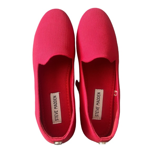 Steve Madden Sabin Shoes Slip Ons Red Size 8 M EUC - Picture 3 of 6
